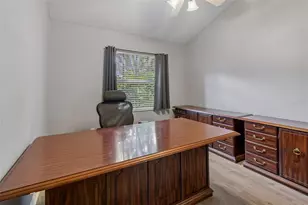 16711 Longleat Dr, Lutz, FL 33549 - Photo 37