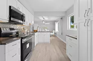 4300 Maple St NE, Saint Petersburg, FL 33703 - Photo 7