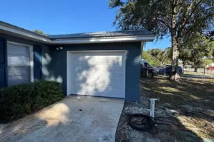 1821 Kim Acres Ln, Dover, FL 33527 - Photo 3