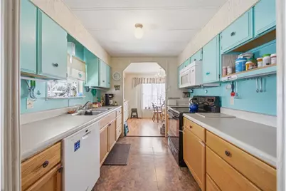 38553 Stafford Drive, Zephyrhills, FL 33540 - Photo 5