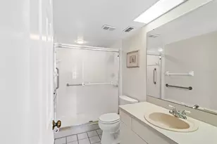 9461 Harbor Greens Way, Seminole, FL 33776 - Photo 17
