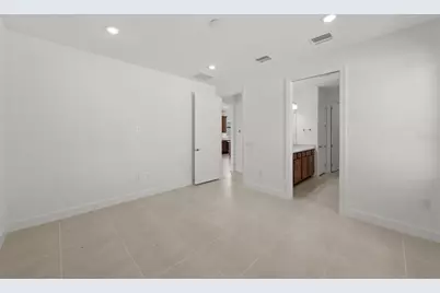 18917 Indian Rock Place, Lakewood Ranch, FL 34211 - Photo 19