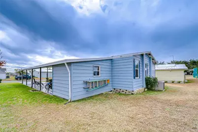 35203 Makenzie Street, Zephyrhills, FL 33541 - Photo 11