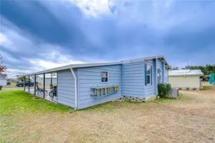 35203 Makenzie St, Zephyrhills, FL 33541 - Photo 11