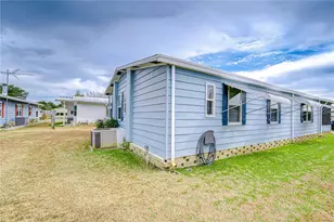 35203 Makenzie St, Zephyrhills, FL 33541 - Photo 17