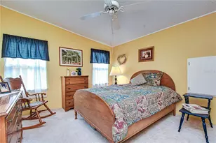 35203 Makenzie St, Zephyrhills, FL 33541 - Photo 49