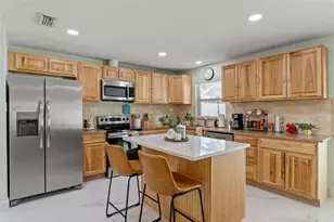 439 E Boyer St, Tarpon Springs, FL 34689 - Photo 7