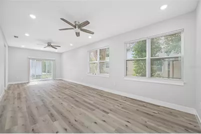 6910 Dartmouth Avenue N, Saint Petersburg, FL 33710 - Photo 13