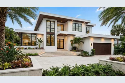 7821 3rd Avenue S, Saint Petersburg, FL 33707 - Photo 1