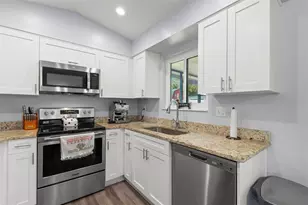 9015 108th Ave, Seminole, FL 33777 - Photo 13