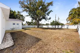 1817 Oregon Ave NE, Saint Petersburg, FL 33703 - Photo 37