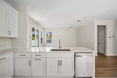 5633 Dartmouth Avenue N, Saint Petersburg, FL 33710 - Photo 9