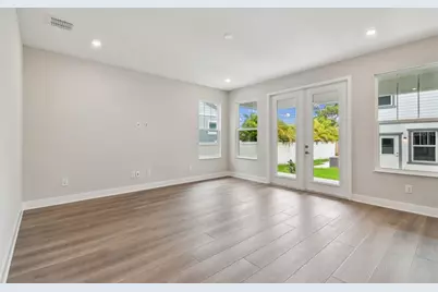 5663 Dartmouth Avenue N, Saint Petersburg, FL 33710 - Photo 27