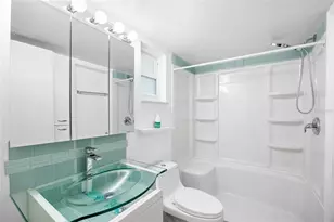 9950 47th Ave N, Saint Petersburg, FL 33708 - Photo 21