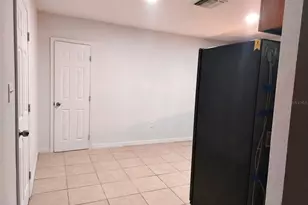 2136 W Rambla St, Tampa, FL 33612 - Photo 29