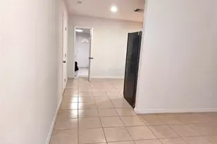 2136 W Rambla St, Tampa, FL 33612 - Photo 25