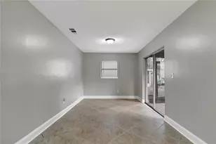 2229 Elizabeth Dr, Brandon, FL 33510 - Photo 9