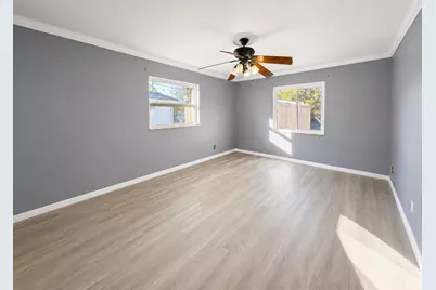 619 Garland Street N, Saint Petersburg, FL 33703 - Photo 25