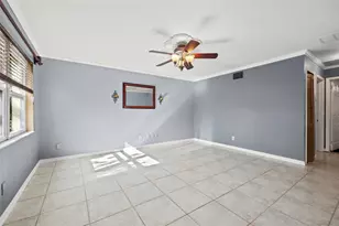 619 Garland St N, Saint Petersburg, FL 33703 - Photo 11