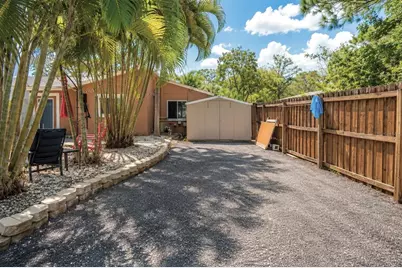 619 Garland Street N, Saint Petersburg, FL 33703 - Photo 21