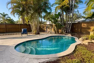 619 Garland St N, Saint Petersburg, FL 33703 - Photo 3