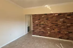 2002 E Robson St, Tampa, FL 33610 - Photo 5