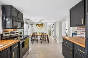 7286 Aberdeen Ct, Weeki Wachee, FL 34607 - Photo 3