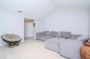 8734 Mallard Reserve Dr, Tampa, FL 33614 - Photo 5