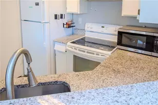 8734 Mallard Reserve Dr, Tampa, FL 33614 - Photo 9