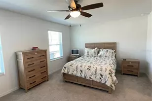 10211 Trumpet Honeysuckle Wy, San Antonio, FL 33576 - Photo 11