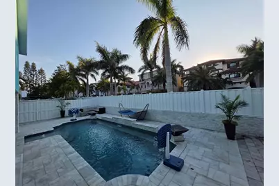 17706 1st Street E, Redington Shores, FL 33708 - Photo 3