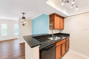 704 Lyndhurst St, Dunedin, FL 34698 - Photo 3