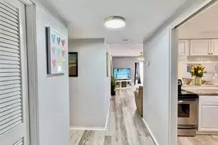 8651 10th St N, Saint Petersburg, FL 33702 - Photo 13