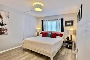 8651 10th St N, Saint Petersburg, FL 33702 - Photo 7