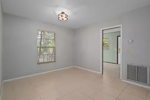 1409 E Park Cir, Tampa, FL 33604 - Photo 17