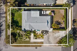 1000 Varona St, Belleair, FL 33756 - Photo 3