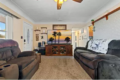 1901 Winchester Road N, Saint Petersburg, FL 33710 - Photo 7