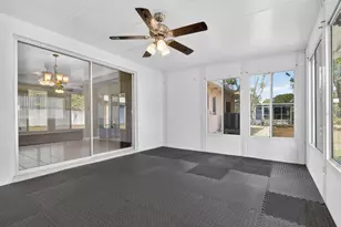1901 Winchester Rd N, Saint Petersburg, FL 33710 - Photo 19