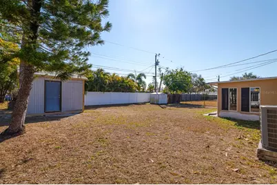 1901 Winchester Road N, Saint Petersburg, FL 33710 - Photo 29