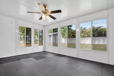 1901 Winchester Road N, Saint Petersburg, FL 33710 - Photo 17