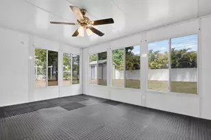 1901 Winchester Rd N, Saint Petersburg, FL 33710 - Photo 17