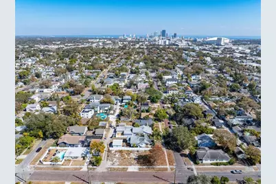 2555 Burlington Avenue N, Saint Petersburg, FL 33713 - Photo 5