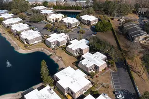 15338 E Pond Woods Dr, Tampa, FL 33618 - Photo 31