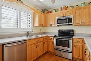 15338 E Pond Woods Dr, Tampa, FL 33618 - Photo 11