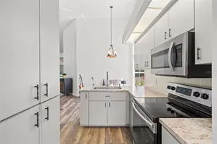 9474 Mississippi Run, Weeki Wachee, FL 34613 - Photo 7