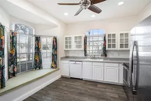 10110 Belleville Pl, Tampa, FL 33624 - Photo 9