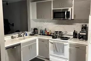 6210 Bayside Key Dr, Tampa, FL 33615 - Photo 9