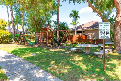 328 Liam Avenue, Tarpon Springs, FL 34689 - Photo 53