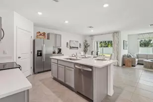 38310 Tea Rose Ave, Zephyrhills, FL 33540 - Photo 3