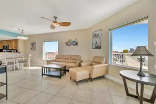 11605 Gulf Blvd, Treasure Island, FL 33706 - Photo 23